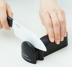日本製 KYOCERA 京瓷 金剛石手動 磨刀器 磨刀石 適用 陶瓷刀 鋼刀 鈦刀