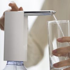 【家適通】智能電動摺疊桶裝水抽水器