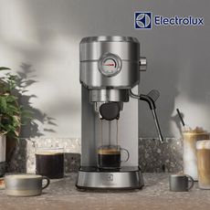 【Electrolux 伊萊克斯】極致美味500半自動義式咖啡機 E5EC1-31ST