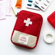 居家寶盒【SV6478】戶外旅行可擕式迷你隨身小藥盒急救包 藥品收納包 隨身急救包 衛生棉 衛生紙包
