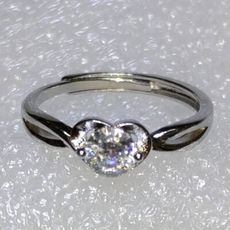 S925銀鍍白金莫桑石0.4克拉仿真D色鑽石戒指(8)
