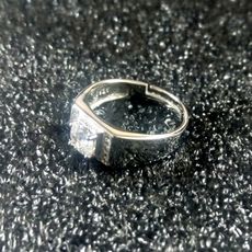 S925純銀鍍白金莫桑石0.5克拉北極星仿真D色鑽石戒指