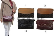 sandia POLO 斜背包超小容量主袋+外袋共七層進口防水防刮皮革手拿分類包多功能