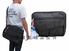 側背包二層主袋大容量可A4資料夾外隱藏水袋附8吋電腦保護套外出休閒上學上班