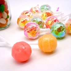 雷射棒棒糖 500公克 棒棒糖系列 水果口味 素食 包裝糖果系列 雷射糖【嘴甜甜】