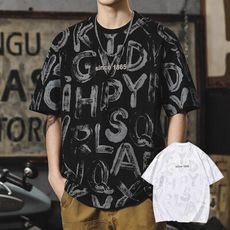 塗鴉文字風滿版圓領T恤 (M-4XL)