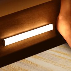 充電感應燈   充電式智能感應小夜燈 廁所衣櫃照明燈 房間床頭燈 人來就亮玄關燈 磁鐵吸附牆