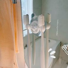 【小白鯨選品集】日本製 吸盤牙刷架 牙刷收納 牙刷架 牙刷置物 牙刷盒 浴室收納 吸盤收納