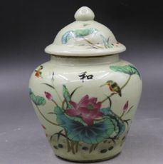 清雍正粉彩花鳥荷葉蓮花茶葉罐