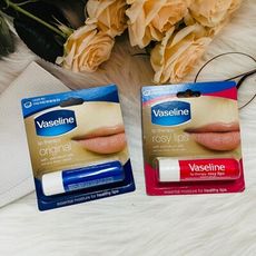 ☆潼漾小舖☆ 韓國製 Vaseline 凡士林護唇膏 4.8g 經典原味/玫瑰潤色 兩款供選