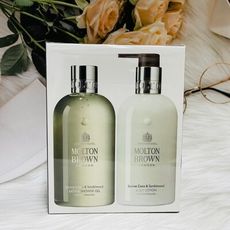 ☆潼漾小舖☆ 英國皇室品牌 MOLTON BROWN 椰香檀木沐浴+身體乳組