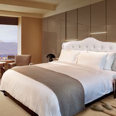 【三浦太郎】五星級飯店專用白色雙人床包3件套(床包)(B0646-M)