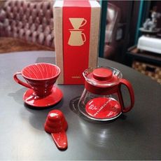 【HARIO】V60 濾杯咖啡壺組-紅色 滴漏式咖啡濾杯 手沖咖啡 滴漏過濾 手沖濾杯 陶瓷濾杯