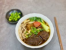 《熟食調理包》紅燒牛肉麵獨享包(附刀削麵)