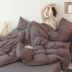 【艾唯家居】5尺雙人極致柔絲棉質感素色枕套床包組(台灣製/枕頭套/薄被套/床單/床罩/床套/涼被)