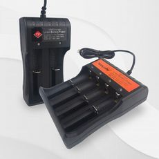 18650電池充電器(雙槽/四槽) 電池充電座 萬用充電器 電池充電器