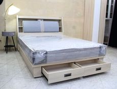 【歐風別館】莫蘭迪五尺洗白色雙人床頭箱+抽屜床底【USB充電~基隆至台中免運費】