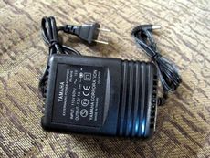 Yamaha DC 12V/ 1A 電子琴變壓器(PSR-E403 等 PSR/ EZ [唐尼樂器]