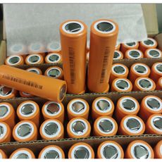 21700鋰電池 3.7V 4500mah 手電筒電池 動力電池 p90手電筒 專用電池