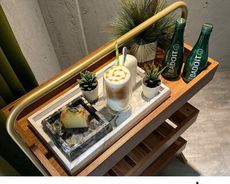 金菓胡桃木紋三層木作手推車