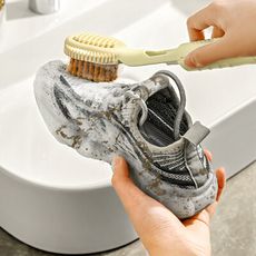 【荷生活】三合一多功能噴頭洗鞋刷 柔軟TPR細密刷毛清潔刷