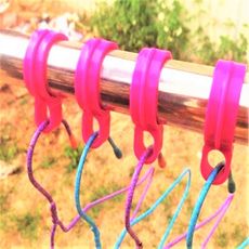 曬衣桿專用防風扣-小（10入 半透/桃紅/天藍）衣架扣 衣架防風勾 防風扣環 CH002