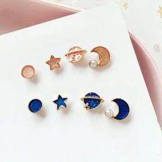 Emily️【台灣現貨12hr出】星空四件組耳夾耳針/藍色紅色不對稱卡通耳環耳釘耳墜垂墜可愛平價氣質