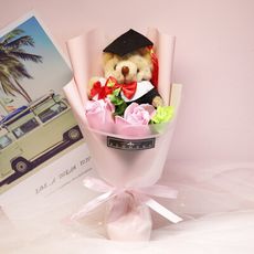 ✿幸福禮物✿畢業熊玫瑰香皂花束/畢業熊向日葵花束金莎花束求婚花束零食花束