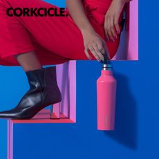 美國CORKCICLE Classic系列三層真空易口瓶/保溫瓶750ml-烈焰紅