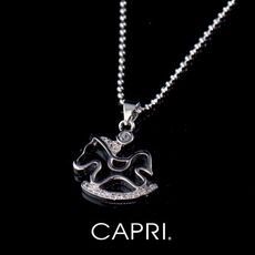 『CAPRI』精鍍白K金鑲CZ鑽 木馬項鍊 《限量一個》