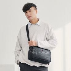 OVERLAND - LOGO浮印格紋拼接斜背包(中/M) - 5715