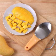 【快速去皮！輕鬆切丁】 多功能水果取肉勺 芒果取肉器 水果切片器 水果挖勺 芒果切丁器 水果分割器