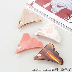 『akiko亞希子』 大理石紋雲朵金屬吊牌髮夾