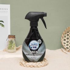 【日本P&G】 Febreze男用布類消臭防護噴霧(無香味)-370ml