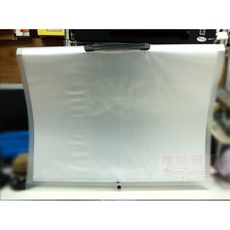 《娃娃國》台灣製 四開兒童透明硬殼畫冊本4開(4K).中間入口有把手底扣.資料袋.圖畫