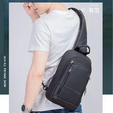 義大利品牌BANGO質感尼龍斜背包 側背包 防潑水 男用包包 男用側背