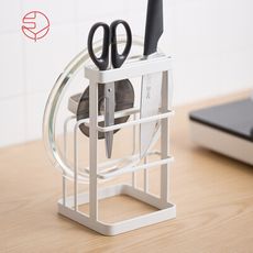 【日本霜山】一體成型金屬瀝水砧板刀具收納架-白