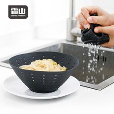 【日本霜山】圓形矽膠生菜/酸菜多用途擠水器
