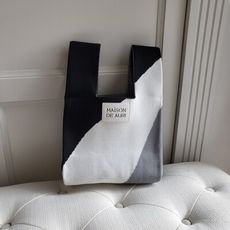 泰國Maison De Auri Grey 灰采 厚針織 Mini 小提包