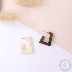 [免運] 【KELRA】正韓 梯形掛勾木質耳環 耳夾