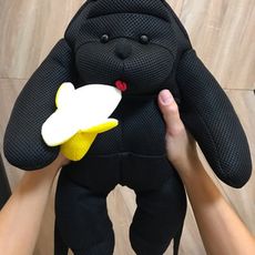 獨家個性黑猩猩抱枕娃娃 金剛抱枕 賣場另有同款黑猩猩後背包