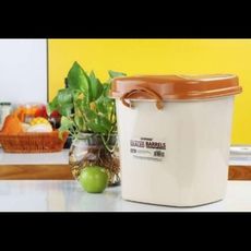 加厚塑料米桶20斤米缸带盖粮食储物箱面粉桶防潮收纳米箱