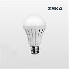 【買二就送自由角度燈座】【ZEKA】｜LED智慧省電充電燈泡 9W｜