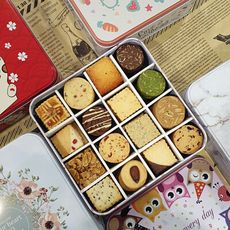 【媚力泊咖啡】16宮格經典綜合手工餅乾鐵盒