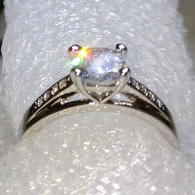 S925銀鍍白金莫桑石0.7克拉仿真D色鑽石戒指(10)