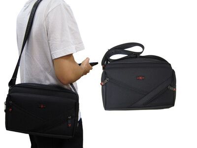 肩側包大容量二層主袋+外袋共六層防水尼龍布USB外接+線
