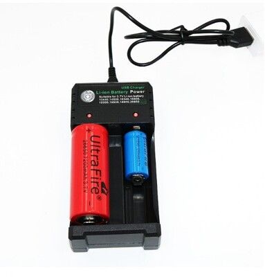 【保固一年 附手電筒 】充電器 雙槽 USB 充電器 強光 手電筒 獨立充電 3.7V 圓柱 ECB