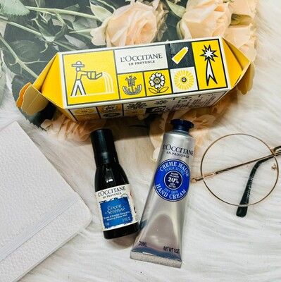 ☆潼漾小舖☆LLOCCITANE 歐舒丹 套裝組（乳油木護手霜30ml+枕巾香氛噴霧15ml)