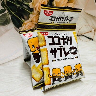 ☆潼漾小舖☆ 日本 Nissin 日清 四連薄燒脆餅 椰子風味 可口奶滋 80g