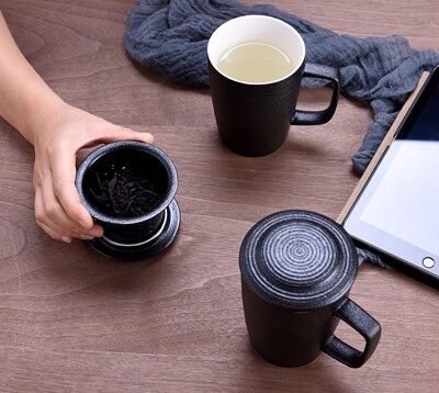 創意大容量陶瓷帶蓋過濾馬克杯泡茶杯（5色任選）